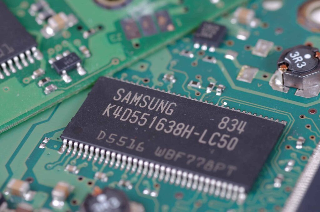 Como a diversificação TSMC Samsung no TPU impacta custo e performance em IA