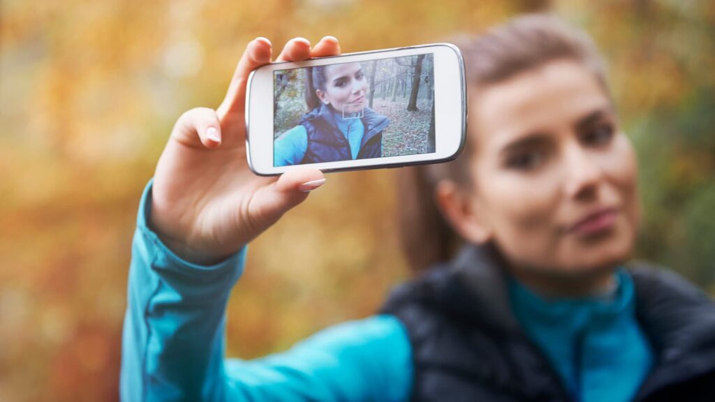 Como prevenir golpes com imagens de IA: hash, risco e verificação contextual