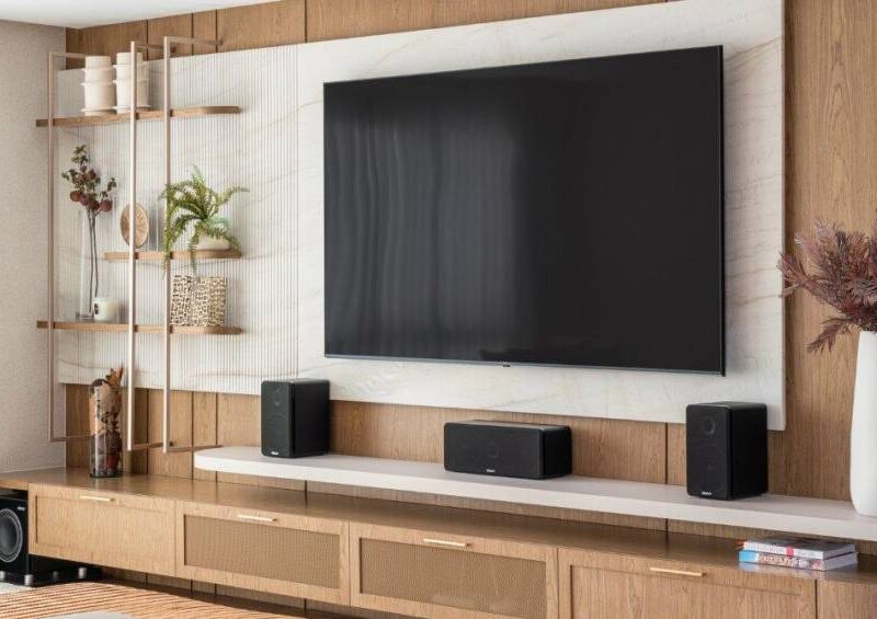 Tamanho ideal da TV: distância e resolução para escolher 43 a 55 com conforto