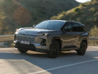Arene Toyota RAV4: arquitetura software e atualizações seguras