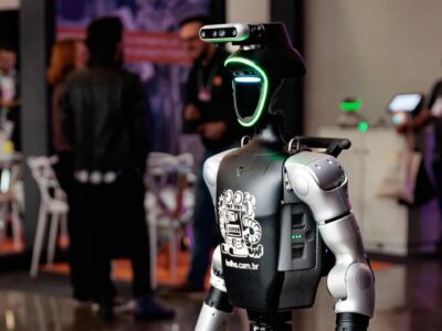 Como escalar robôs humanoides na indústria: Tobias, telemetria e calibração headless