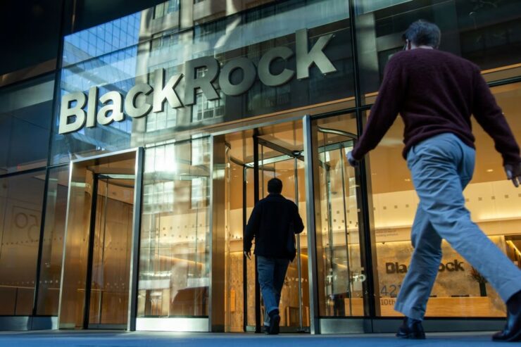 Como reduzir custo e risco em inferência com roteamento e fallback