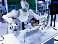 BCI com EEG e IA em tempo real Como integrar e controlar robôs com baixa latência