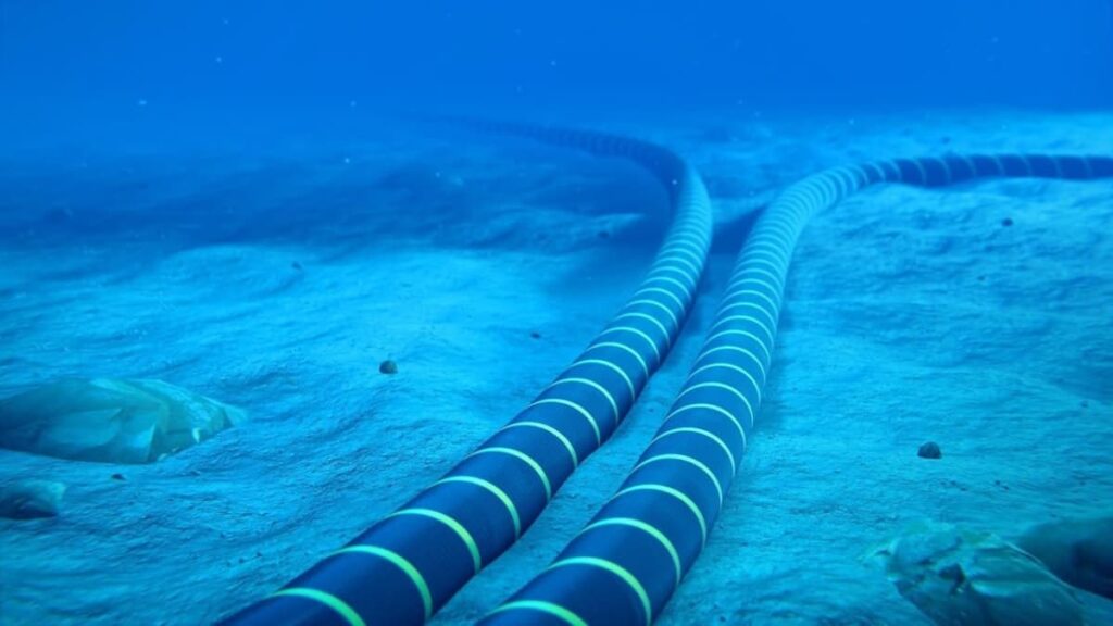 Cabo submarino Nuvem: latência menor e ajustes para devs