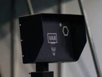 Impedimento semiautomático na Série A: pipeline de visão e auditoria