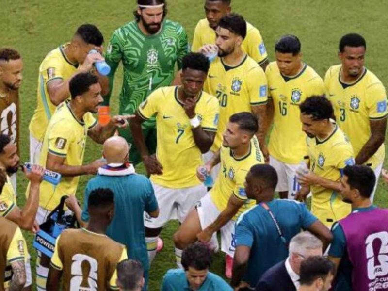 Pausa para hidratação no futebol: analogia técnica para devs