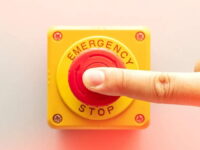 Kill switch de IA: como implementar emergency mode em runtime