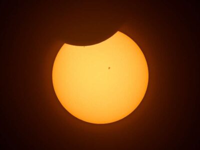 Como fotografar eclipse solar sem queimar o sensor: Python