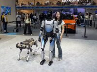 BYD lança robô humanoide: o que devs precisam saber em 2026