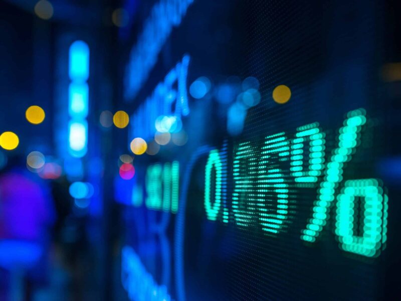 Como reduzir custo de inferência quando chips oscilam