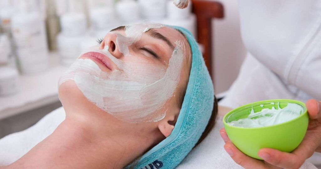 Peeling de Hollywood: como funciona no inverno e maximizar resultados com fotoproteção