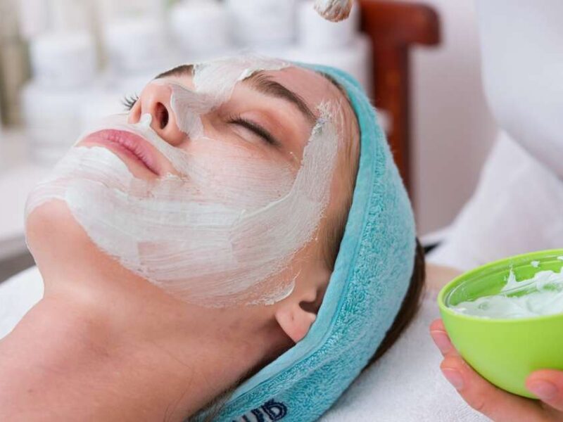 Peeling de Hollywood: como funciona no inverno e maximizar resultados com fotoproteção