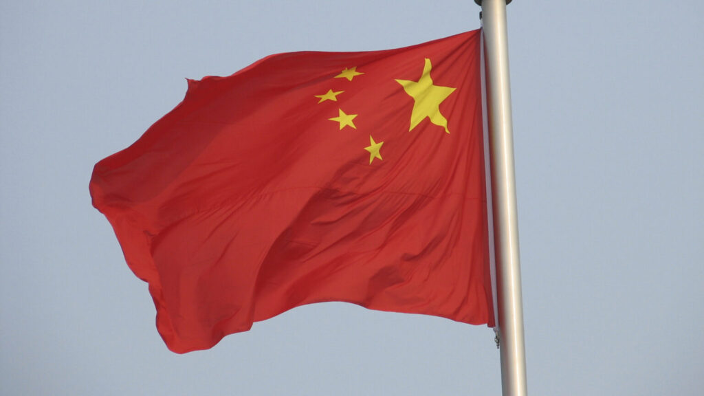 China limita exportação de modelos de IA: guia técnico com fallback