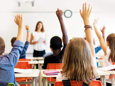 Noruega proíbe IA em escolas: o que devs precisam aprender