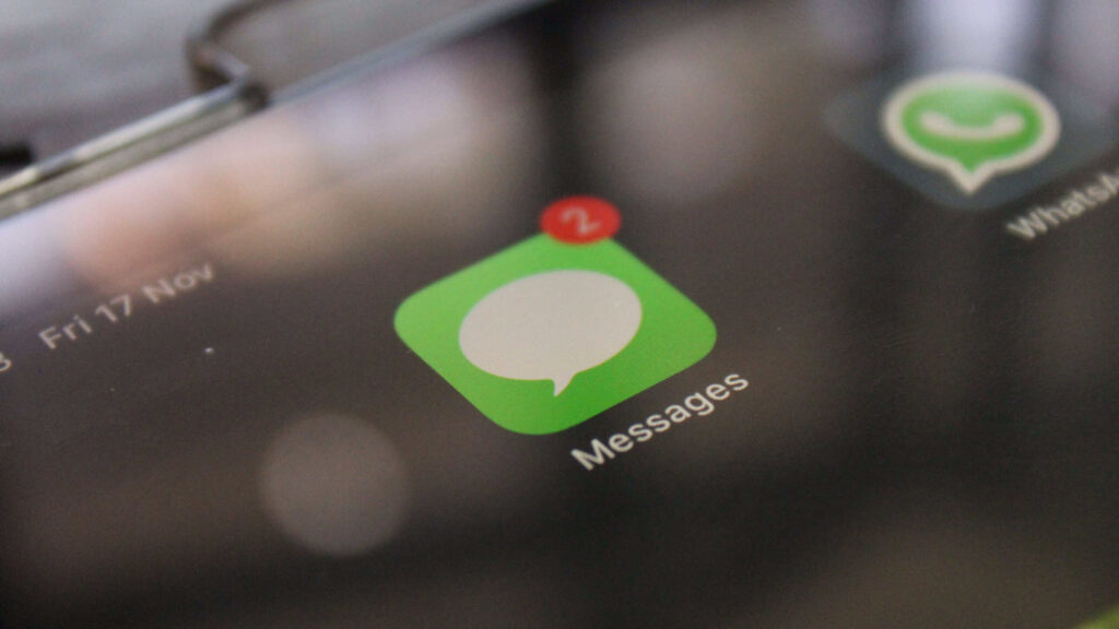 Gerador de figurinhas ChatGPT iOS: review técnico para devs