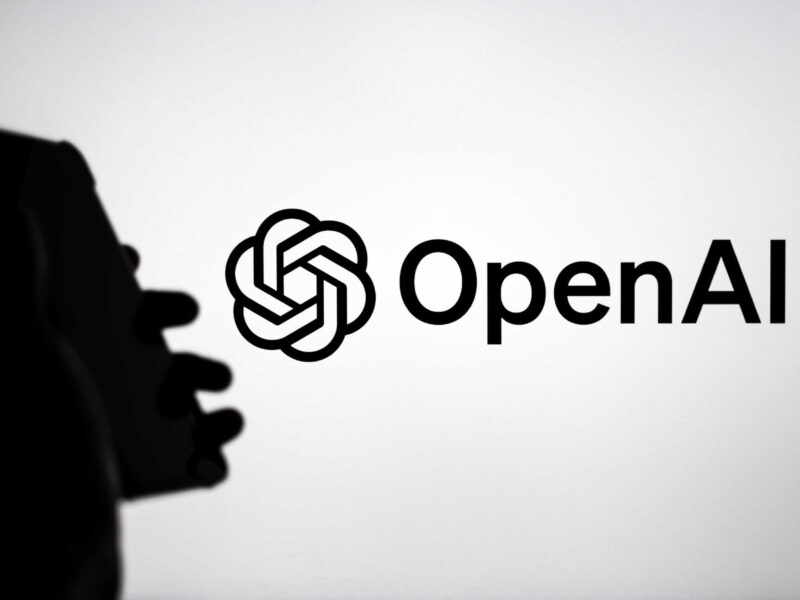 Dispositivo OpenAI + Ive: como arquitetar produtos voice-first