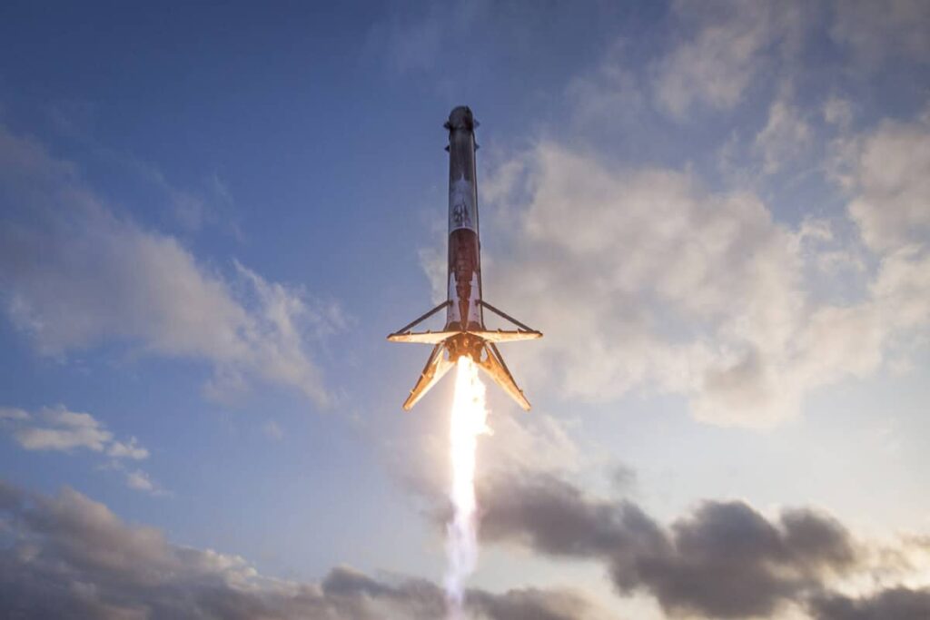 Como rastrear satélites com JavaScript: USSF-153 e Starshield