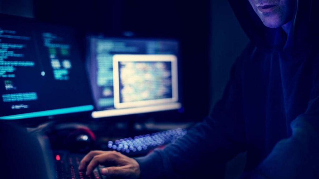 IPTV pirata e malware bancário: como devs analisam APKs