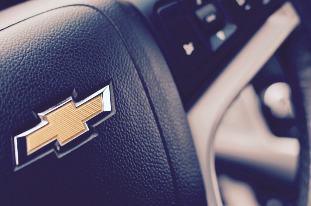 Android Auto e CarPlay voltaram: o erro de plataforma da GM
