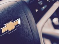 Android Auto e CarPlay voltaram: o erro de plataforma da GM