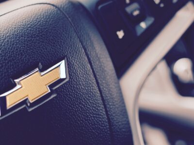Android Auto e CarPlay voltaram: o erro de plataforma da GM
