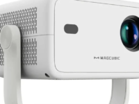 Magcubic L018 review: projetor Android 14 vale a pena para devs?