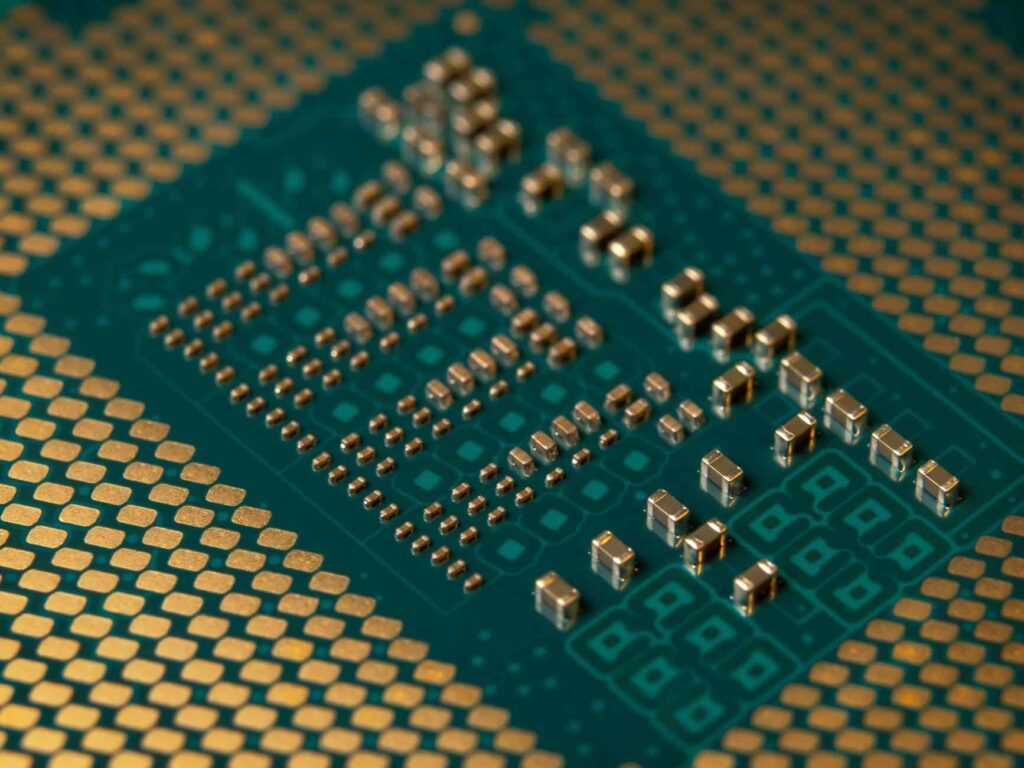 Como funciona um chip de silício e por que isso muda seu código