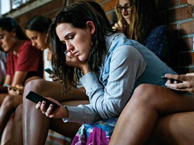 Feed sem algoritmo: como implementar uma timeline cronológica
